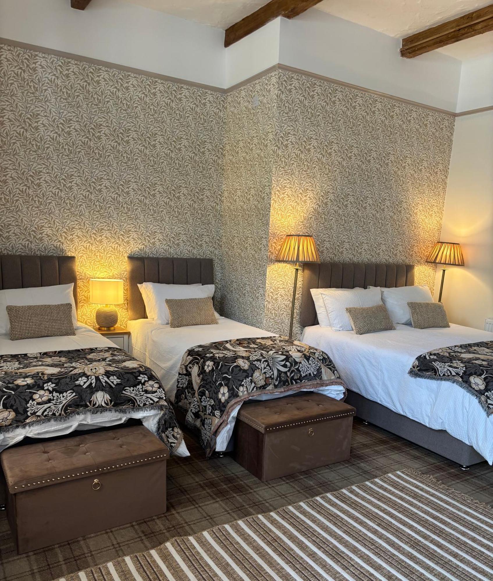 Blenkinsopp Castle Inn Greenhead Dış mekan fotoğraf